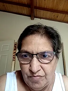 Snapshot of florecita69 chatting on 03.20.25 florecita69 online show from 03.20.25
