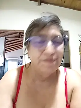Snapshot of florecita69 chatting on 10.07.25 florecita69 online show from 10.07.25