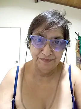 Snapshot of florecita69 chatting on 10.12.25 florecita69 online show from 10.12.25