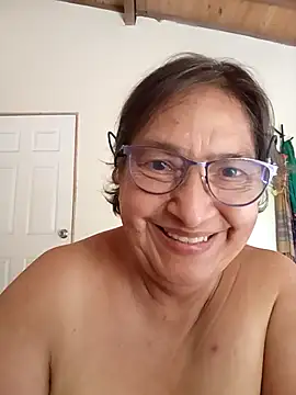 Snapshot of florecita69 chatting on 10.20.25 florecita69 online show from 10.20.25