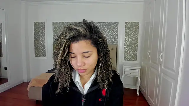 Mayaa ross online show from 09.12.25