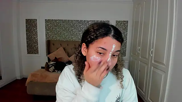 Snapshot of Mayaa_ross chatting on 09.23.25 Mayaa ross online show from 09.23.25