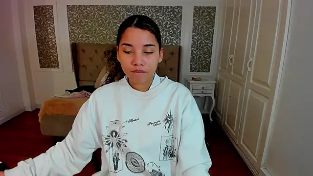 Snapshot of Mayaa_ross chatting on 09.24.25 Mayaa ross online show from 09.24.25