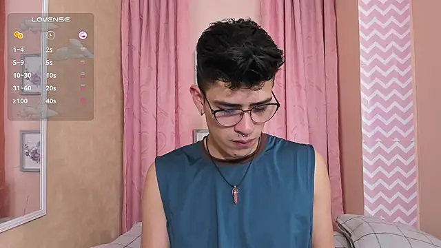 Snapshot of Ryan_Clark_ chatting on 12.11.24 Ryan Clark online show from 12.11.24