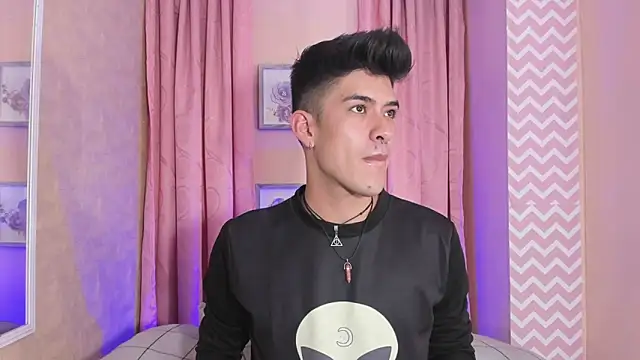 Snapshot of Ryan_Clark_ chatting on 01.07.25 Ryan Clark online show from 01.07.25