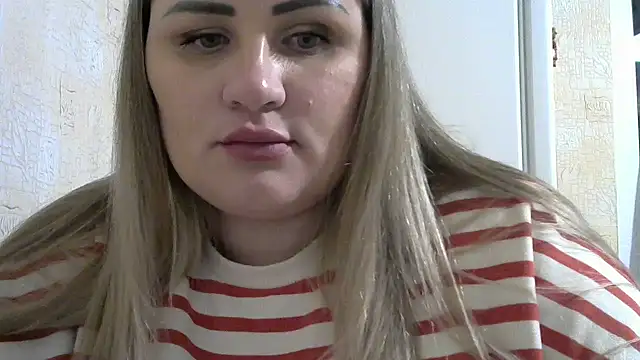 Snapshot of Honeydew-Waves chatting on 04.24.26 Honeydew-Waves online show from 04.24.26