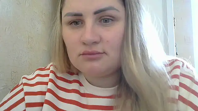 Snapshot of Honeydew-Waves chatting on 04.28.26 Honeydew-Waves online show from 04.28.26