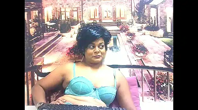 Snapshot of indianCherryPie chatting on 01.22.25 indianCherryPie online show from 01.22.25