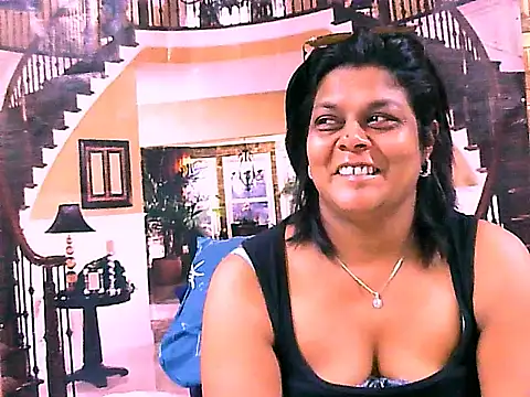 Snapshot of indianCherryPie chatting on 09.11.25 indianCherryPie online show from 09.11.25