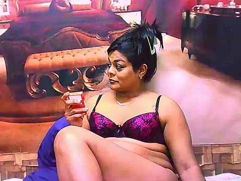 Snapshot of indianCherryPie chatting on 07.14.26 indianCherryPie online show from 07.14.26
