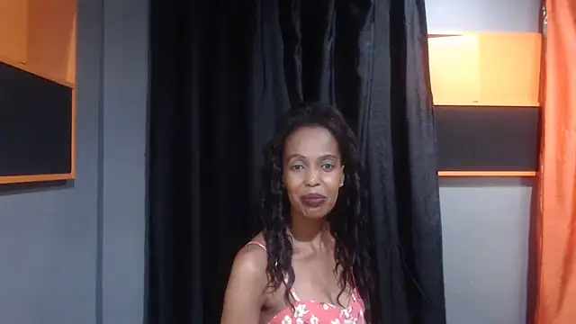 Snapshot of AssSeductress43 chatting on 03.02.25 AssSeductress43 online show from 03.02.25