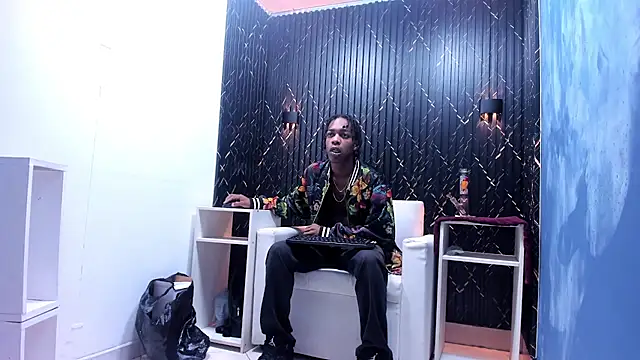 LarryCollin online show from 02.12.25