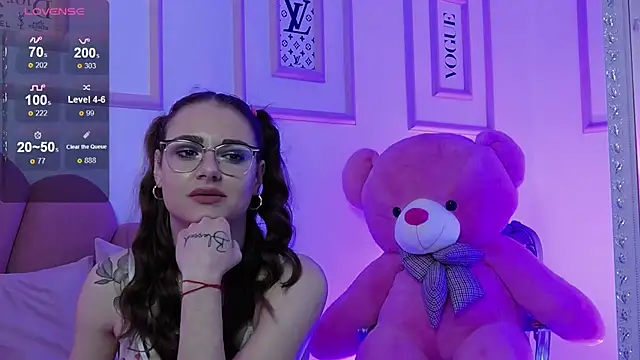 Abby  White online show from 02.08.25