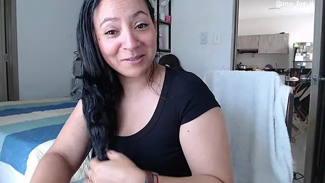 Snapshot of mariamulata chatting on 06.25.26 mariamulata online show from 06.25.26