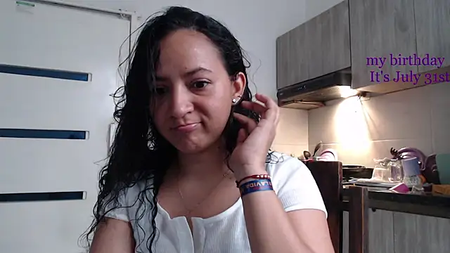 Snapshot of mariamulata chatting on 07.04.26 mariamulata online show from 07.04.26