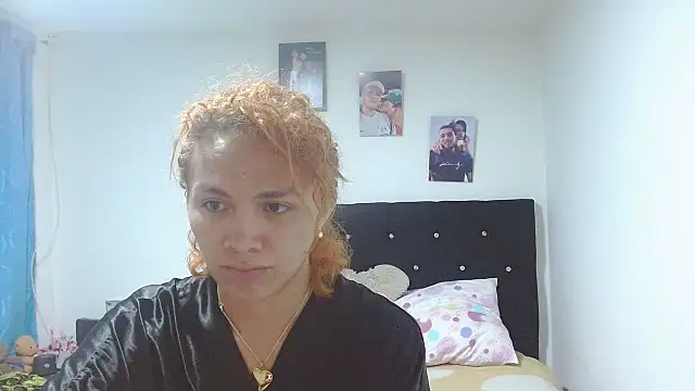 Snapshot of giuliana_andrade chatting on 10.15.25 giuliana andrade online show from 10.15.25