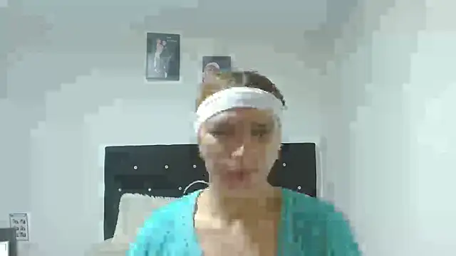 Snapshot of giuliana_andrade chatting on 10.21.25 giuliana andrade online show from 10.21.25