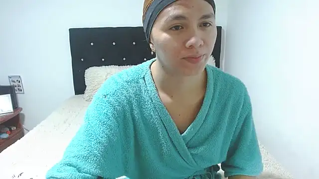 Snapshot of giuliana_andrade chatting on 10.25.25 giuliana andrade online show from 10.25.25
