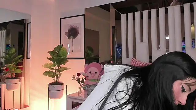 Kitty Eliffe online show from 10.25.25