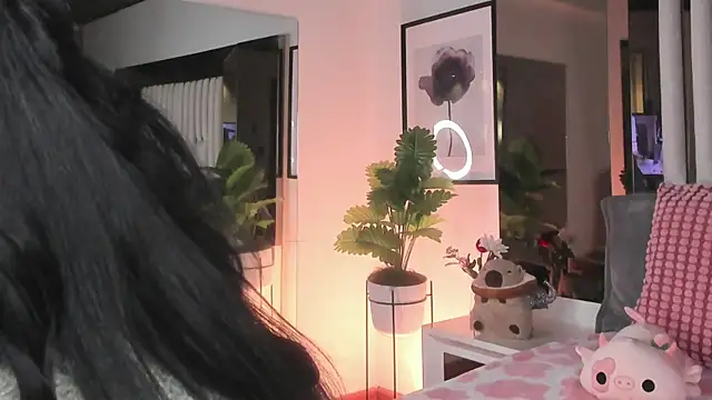 Kitty Eliffe online show from 02.05.26