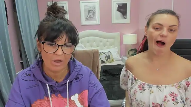 EricaAndPenelopa online show from 11.28.25