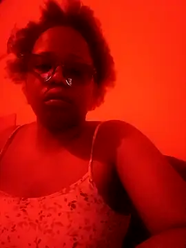 Snapshot of SWEETCLITYxxx chatting on 11.29.25 SWEETCLITYxxx online show from 11.29.25