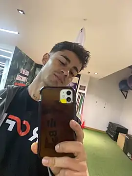 Snapshot of Danifornari chatting on 10.31.25 Danifornari online show from 10.31.25