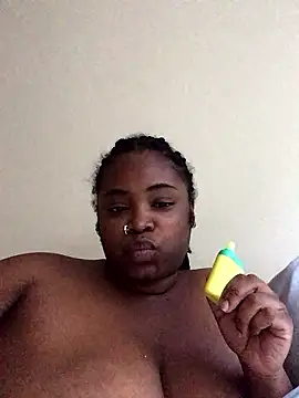 Snapshot of cocodreamxoxo chatting on 12.02.24 cocodreamxoxo online show from 12.02.24