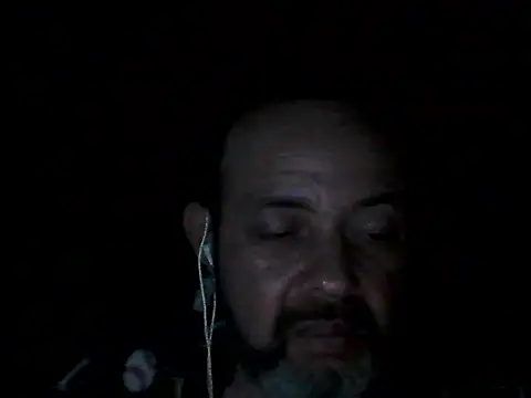 Snapshot of Leocesar37 chatting on 09.24.25 Leocesar37 online show from 09.24.25