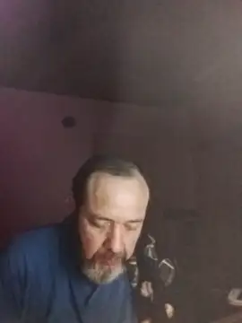 Snapshot of Leocesar37 chatting on 10.10.25 Leocesar37 online show from 10.10.25