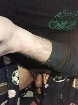 Snapshot of Leocesar37 chatting on 10.22.25 Leocesar37 online show from 10.22.25