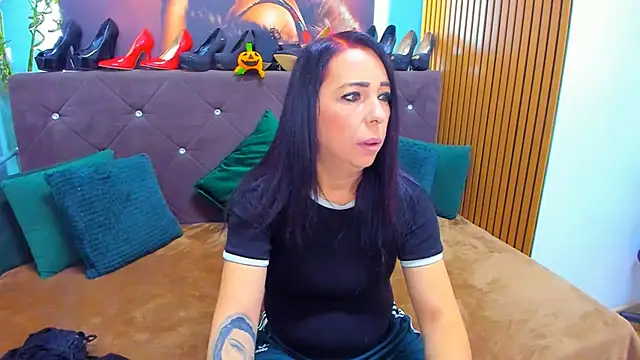 LauraSin online show from 10.22.25