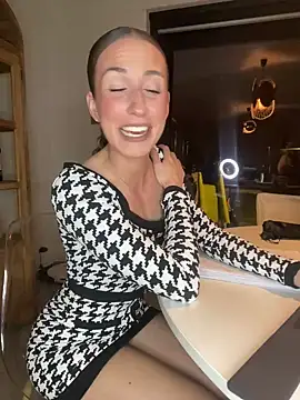 lola tentatiion online show from 02.20.25