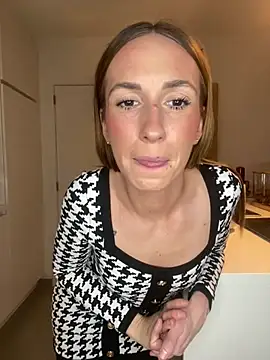 lola tentatiion online show from 02.23.25