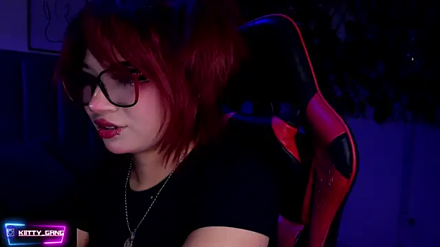 Kitty Gang online show from 11.15.25