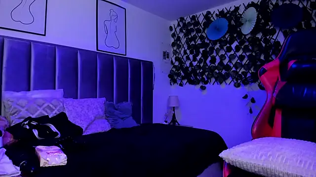 Kitty Gang online show from 03.11.26