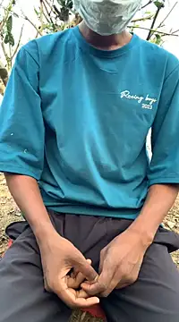 Snapshot of ShroveRising chatting on 01.23.25 ShroveRising online show from 01.23.25