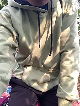 Snapshot of ShroveRising chatting on 03.03.25 ShroveRising online show from 03.03.25