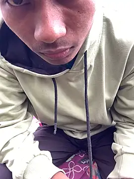 Snapshot of ShroveRising chatting on 03.05.25 ShroveRising online show from 03.05.25