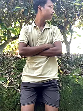 Snapshot of ShroveRising chatting on 10.21.25 ShroveRising online show from 10.21.25