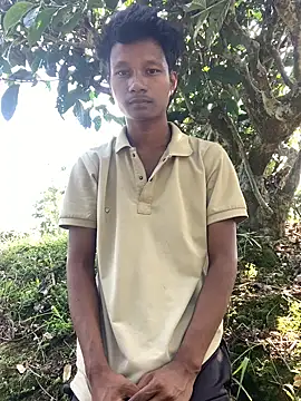 Snapshot of ShroveRising chatting on 10.26.25 ShroveRising online show from 10.26.25