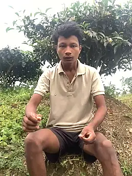 Snapshot of ShroveRising chatting on 10.29.25 ShroveRising online show from 10.29.25