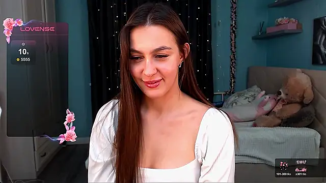 Snapshot of Doll_Jasmine_ chatting on 10.28.25 Doll Jasmine  online show from 10.28.25