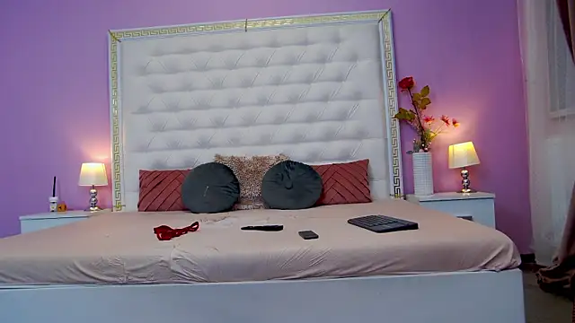 Lenna Paul online show from 09.29.25