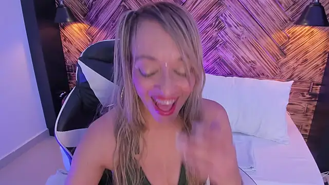 emma collson online show from 11.25.25