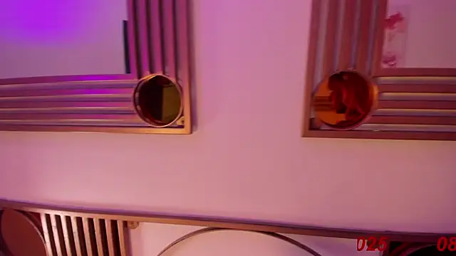 Snapshot of Doll_Isaa chatting on 01.08.25 Doll Isaa online show from 01.08.25