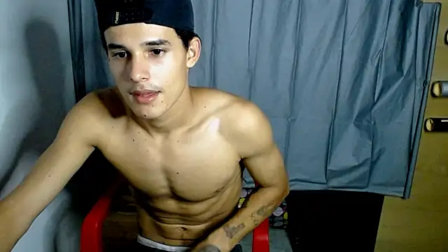 Snapshot of freddy_romas chatting on 02.02.25 freddy romas online show from 02.02.25