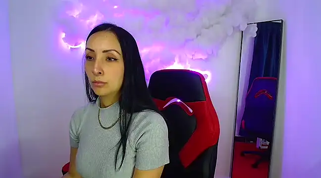 Snapshot of yaralyminjo2 chatting on 12.11.24 yaralyminjo2 online show from 12.11.24