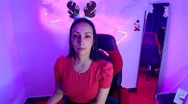 Snapshot of yaralyminjo2 chatting on 12.17.24 yaralyminjo2 online show from 12.17.24