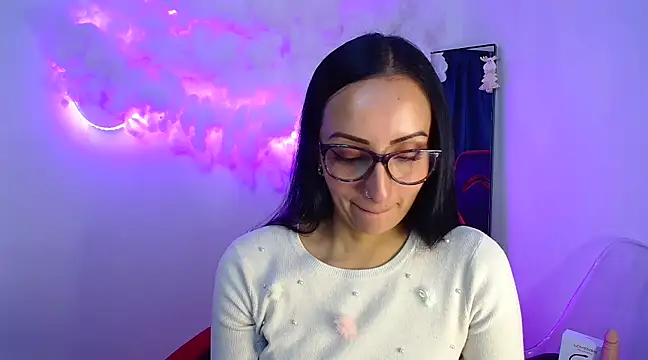 Snapshot of yaralyminjo2 chatting on 12.23.24 yaralyminjo2 online show from 12.23.24